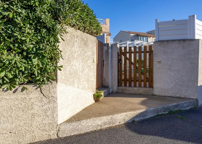 Rochelongue By Interhome 別荘